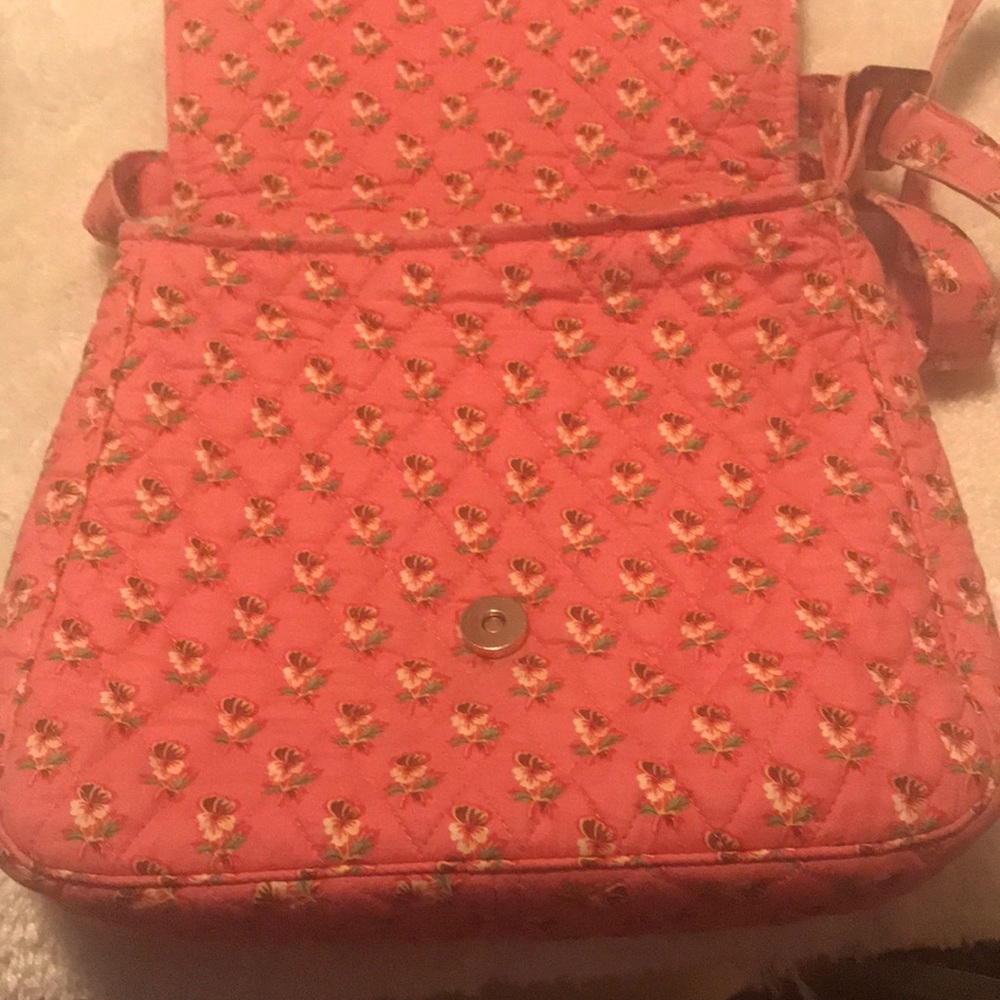😎😱😎 Vera Bradley Crossbody , soo kool - Picture 7 of 8